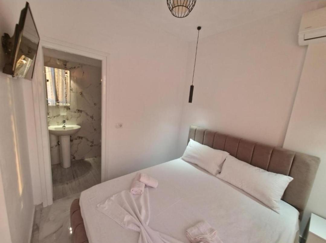 Blue Hotel Ksamil Ngoại thất bức ảnh